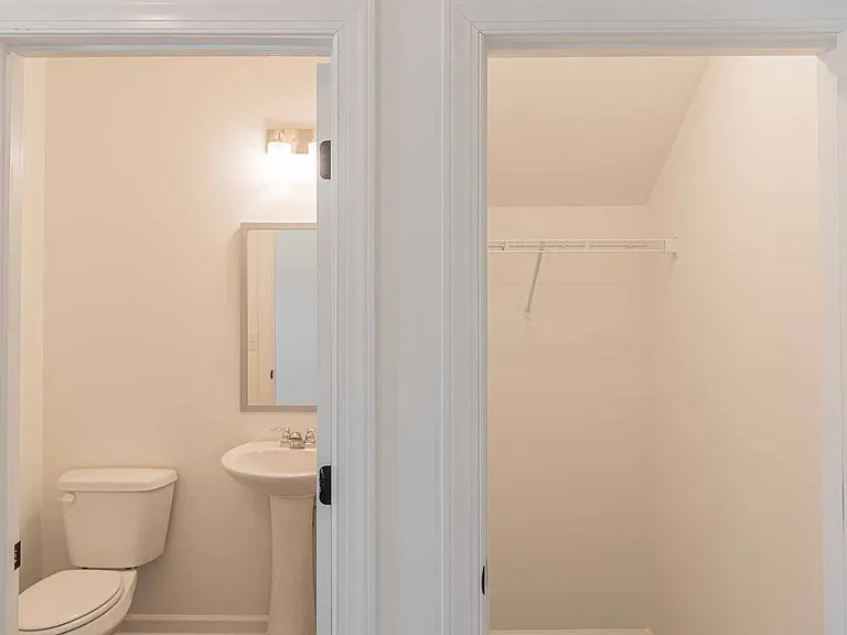 3361 Pepperpike Ct — Photo 9