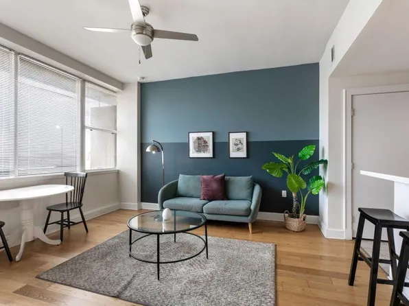 925 Common St, New Orleans, LA