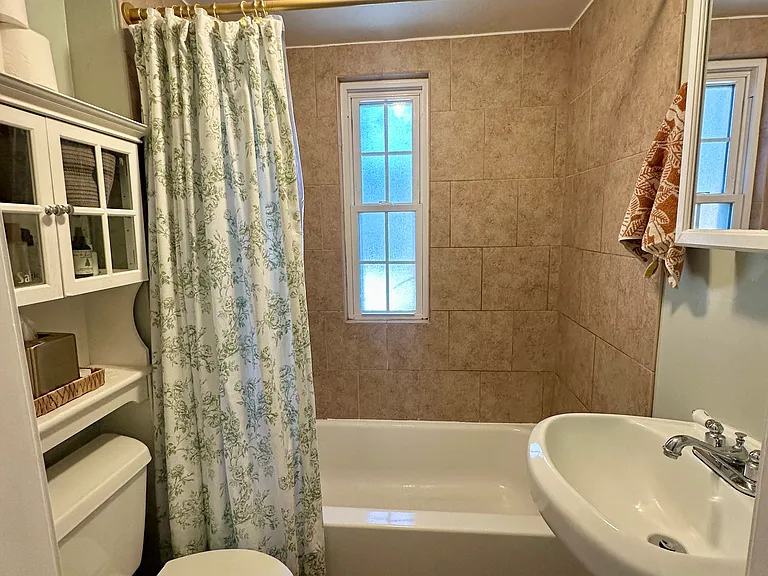 1062 Mariposa St — Photo 10