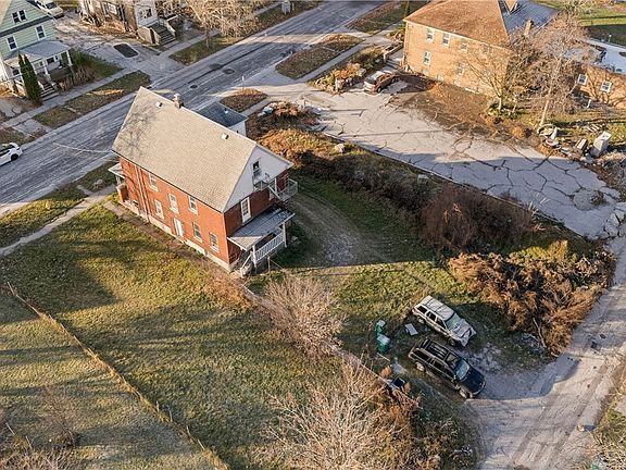 4th image of 1774 Falls St