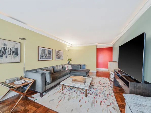 460 East 79th Street image 3 of 32