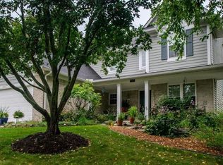 4957 S Ridgeside Cir, Ann Arbor, MI 48105