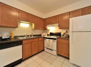 150 E Beech Dr APT 122, Schaumburg, IL 60193