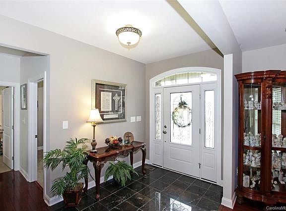 5th image of 1061 Lizzie Ln