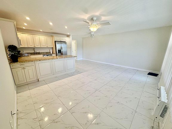 4th image of 42 Sussex E Unit B