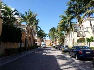 18435 NE 30th Pl, Miami, FL 33160
