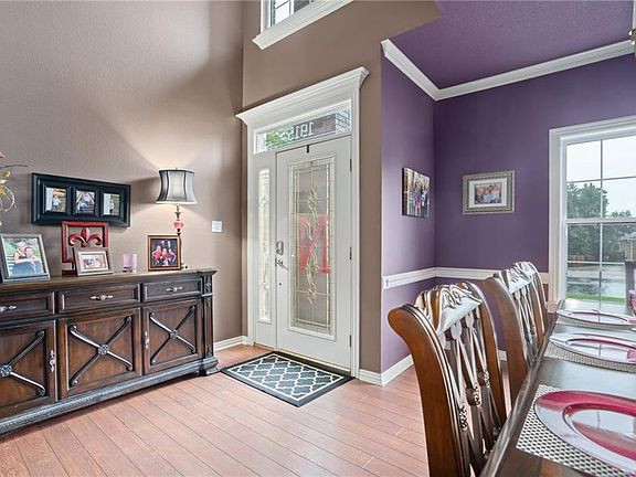 3rd image of 1915 Parkridge Dr