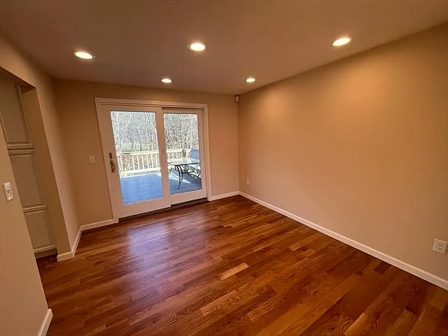576 Massapoag Ave — Photo 4