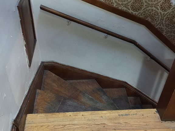 4th image of 2820 W Diversey Ave