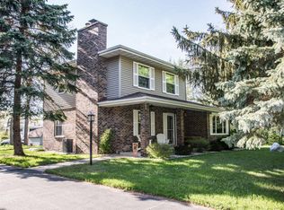 N1933 Sunnyside Ave, Lake Geneva, WI 53147