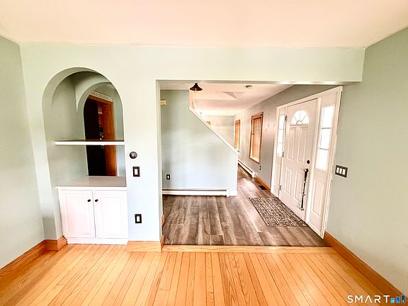 4th image of 150 East Lake Street