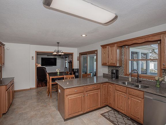 5th image of 2616 Crystal Creek Dr