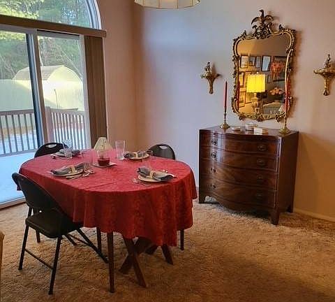 5th image of 24 Queen Ann Ct