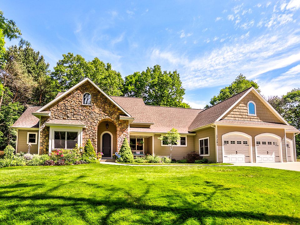 1st image of 17201 Hiawatha Cir
