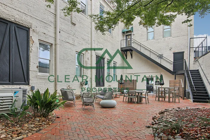 100 E Main St #16 — Photo 3