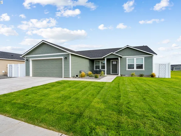 400 SW Goldfinch Ln, Boardman, OR 97818