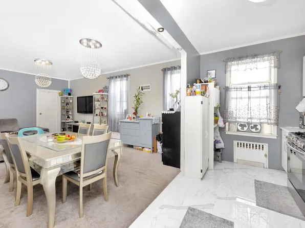 6018 Bleecker Street image 14 of 26