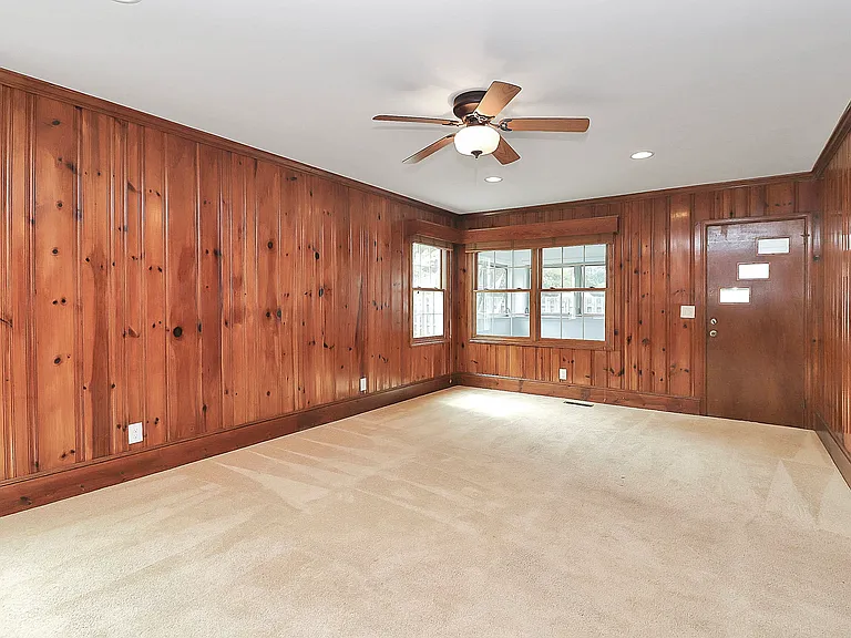 307 Ethan Ln — Photo 17