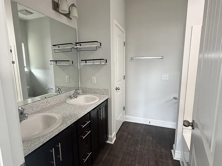 710 Burke Dr — Photo 9