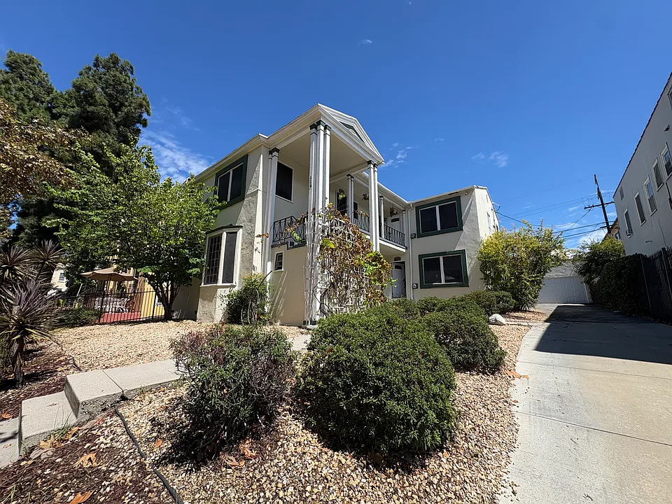 116 1/2 S Kenmore Ave #116-1/2
