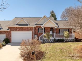 647 High Quarry Rd, Hendersonville, NC 28791