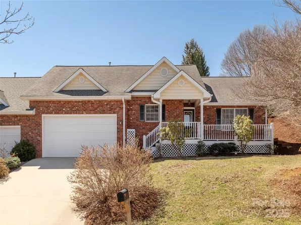 647 High Quarry Rd, Hendersonville, NC 28791