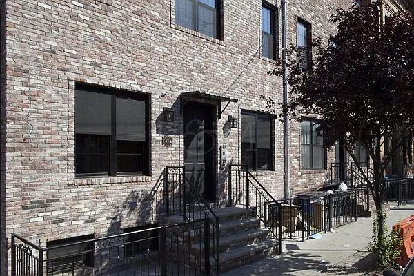 Rented by Brick&Mortar | media 30