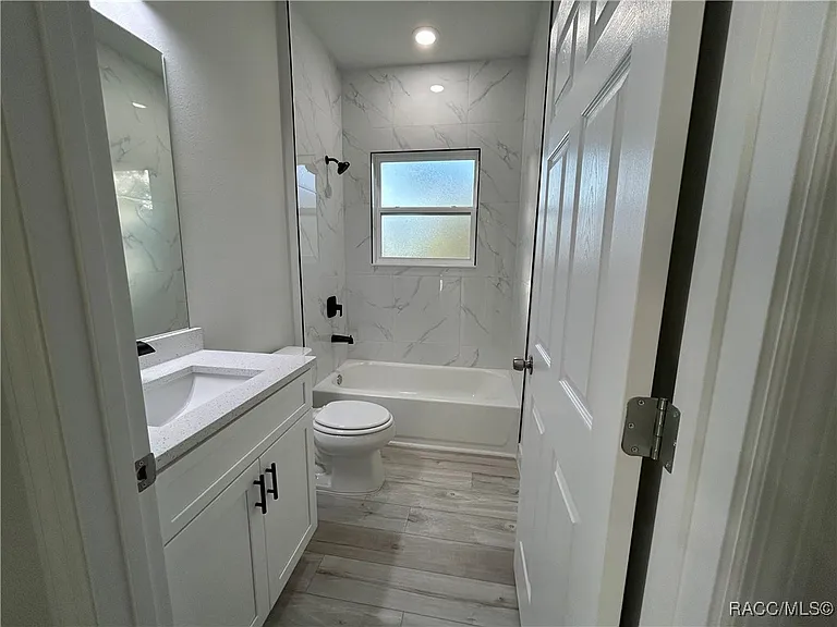 2097 W Hampshire Blvd — Photo 8