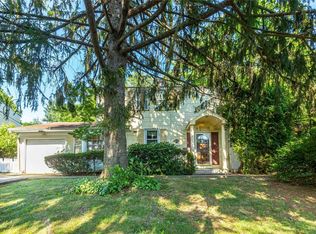 122 Deepdale Pkwy, Albertson, NY 11577