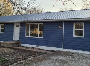 308 Red Bud St, Payson, IL 62360