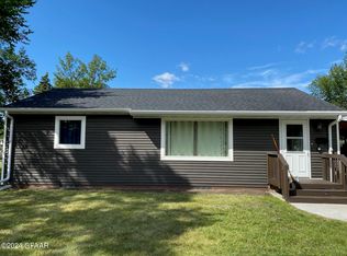 411 Arbor Ct, Grafton, ND 58237