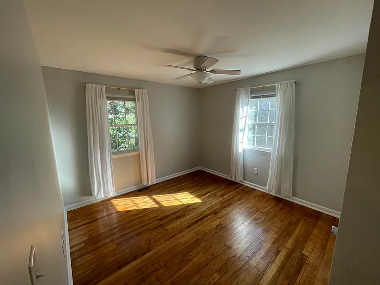 2627 Davis St — Photo 7