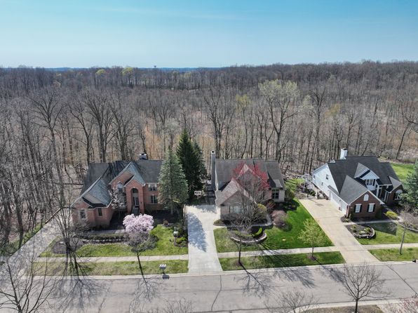 40832 Kingsley Ln, Novi, MI 48377