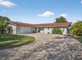 853 Seacrest Dr, Largo, FL 33771