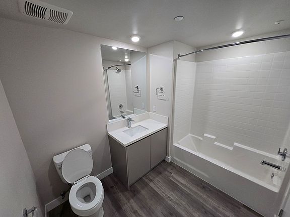 5th image of 4660 Melrose Ave #101-3