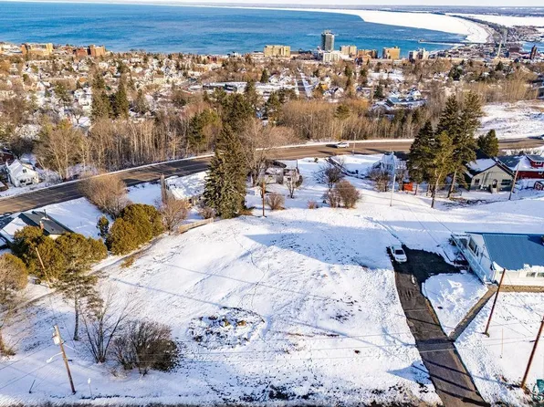 E 13th St, Duluth, MN 55811