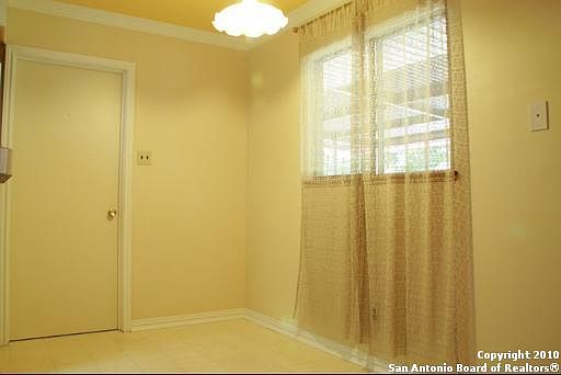 5th image of 6919 N FOREST CREST