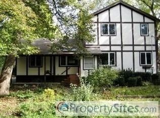 259 N Arlington Rd, Inverness, IL 60010