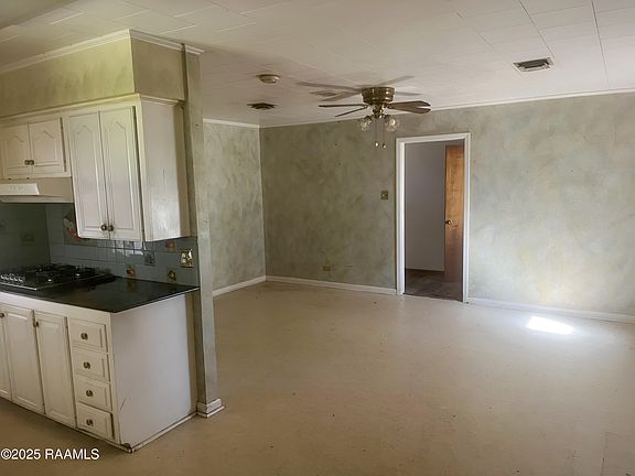 2nd image of 916 Inez Ave