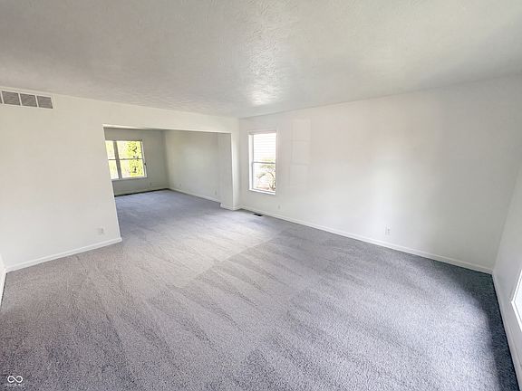 3rd image of 7328 Chestnut Hills Blvd