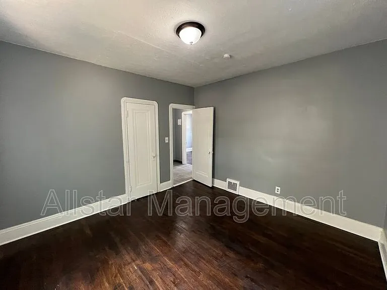 3257 E 139th St #DOWN — Photo 18