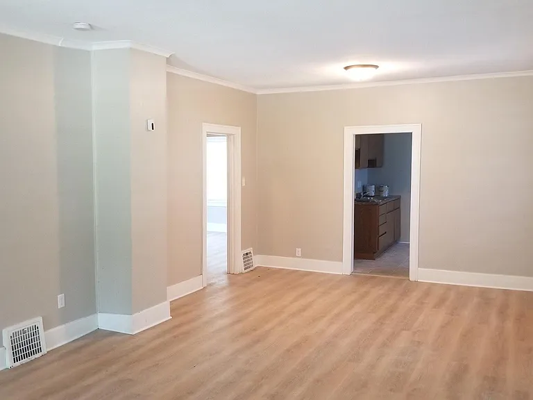 1325 College Ave — Photo 4