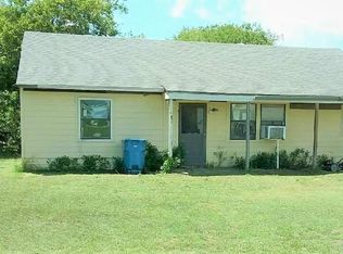 75 Wood St, Point Comfort, TX 77978