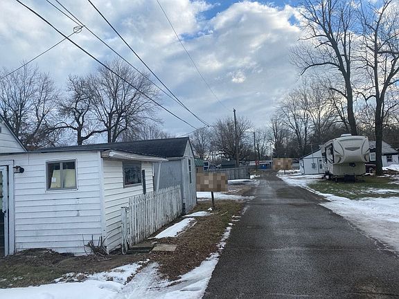 4th image of Lien 4948 Island Ave