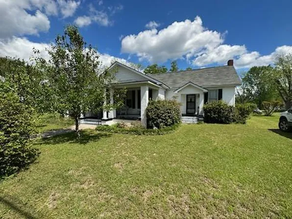 18 Victoria St, Louisville, AL 36048