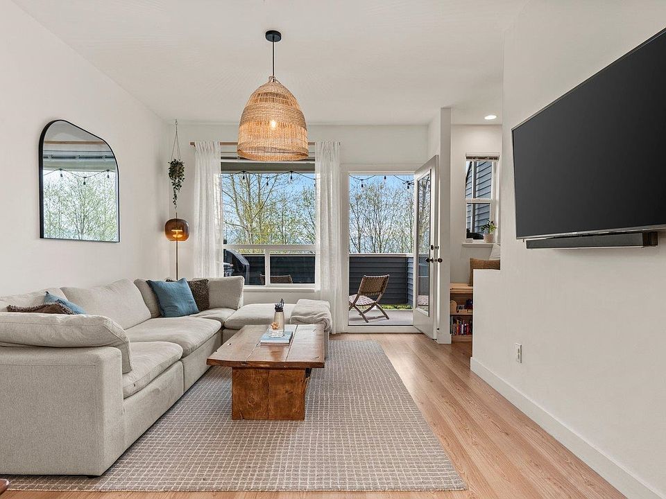 1st image of 47315 Sylvan Dr #2