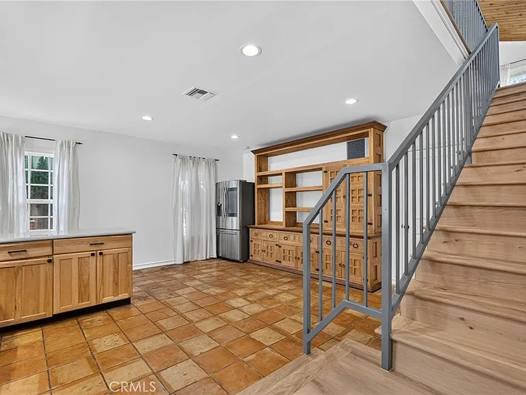 4151 Farmdale Ave — Photo 7