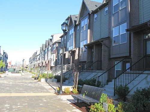 1306 Brooklyn Walk NE Photo 1