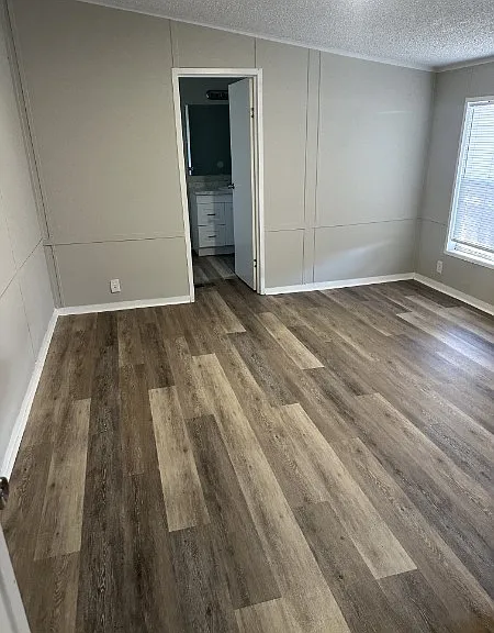 1221 N Valrico Rd — Photo 6
