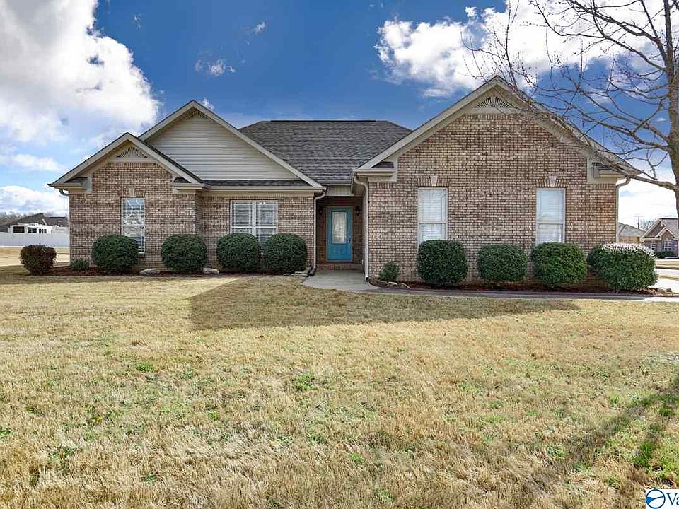 1st image of 205 Wes Ashley Dr